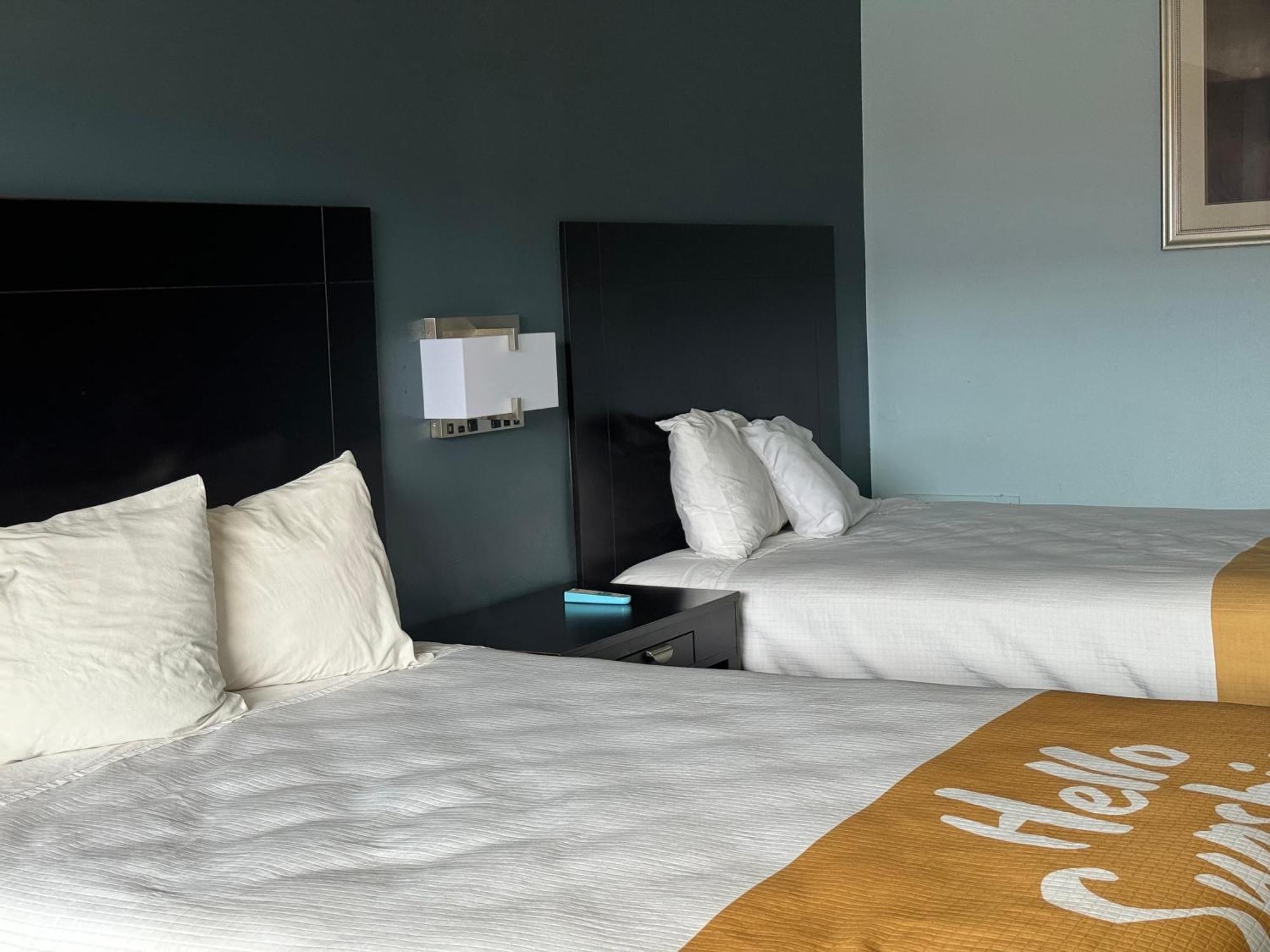 Red Carpet Inn & Suites - Данвилл Экстерьер фото