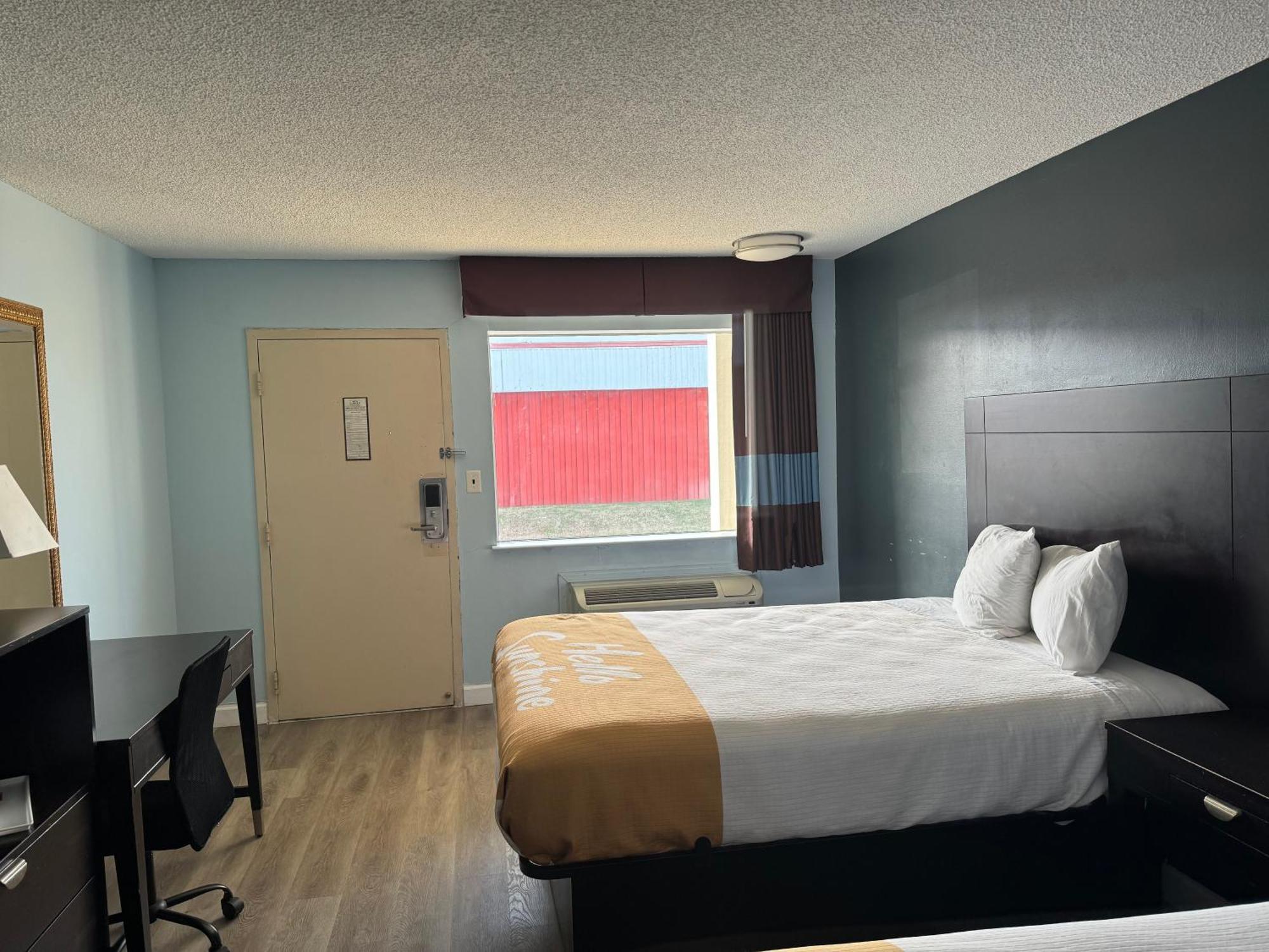 Red Carpet Inn & Suites - Данвилл Экстерьер фото