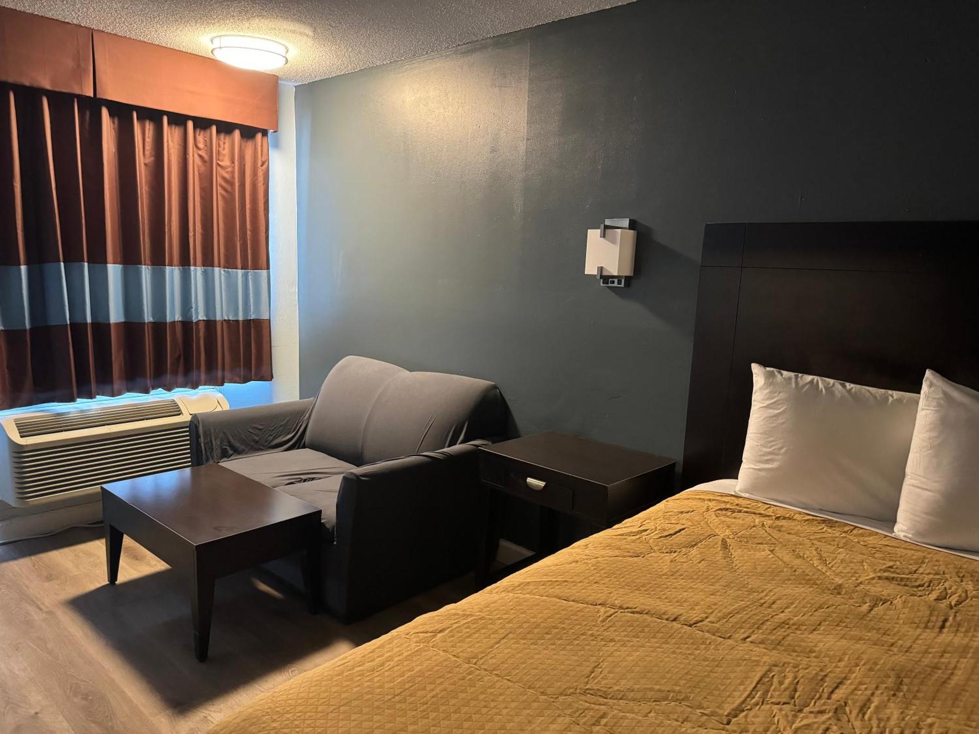 Red Carpet Inn & Suites - Данвилл Экстерьер фото